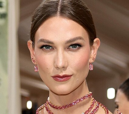 Karlie Kloss at met gala